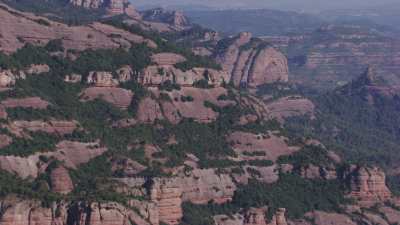 Monastère de Sant Llorenç del Munt dans le parc naturel