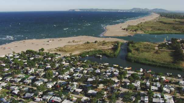 Plages et resorts sur le littoral près de Tarragone