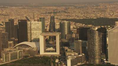 Tours de la Défense dans les couleurs du soir