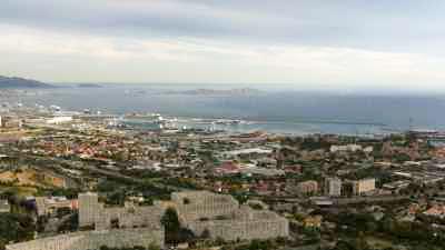 La ville, ports et cargos