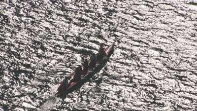 Aviron et bateau de passagers
