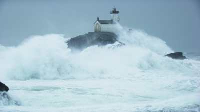 Tempête au phare de Tévennec