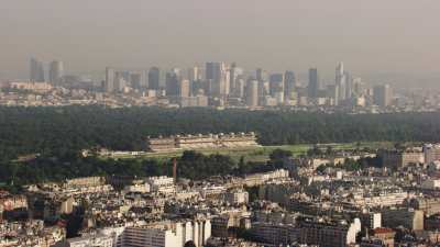 Survol de Boulogne et de la Défense