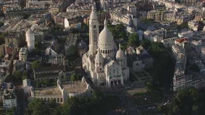 La Butte Montmartre dominée par le Sacré-Coeur