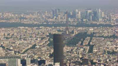 Alignement tour Eiffel, tour Montparnasse et Défense