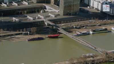 La Bibliothèque Nationale de France site François Mitterrand avec la Seine