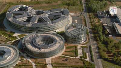 Le campus urbain Paris-Saclay à Palaiseau / Le centre EDF Lab Paris-Saclay / Le centre R&D  Danone / Le quartier de l'Ecole Polytechnique