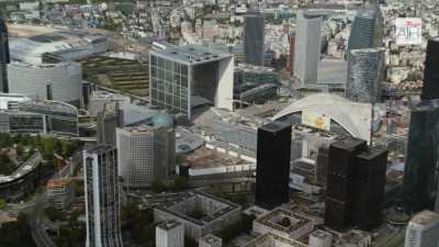 Le quartier de la Défense avec la Grande Arche, le CNIT et l'esplanade