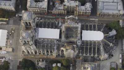 La cathédrale Notre-Dame de Paris après l'incendie