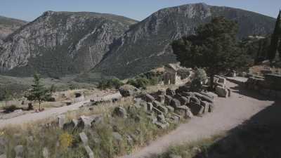 Le temple d'Apollon et le Trésor des Athéniens