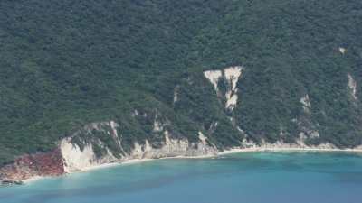 Le littoral, plages sauvages et falaises