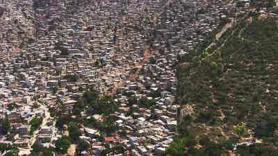 Le Bidonville Jalousie sur les flancs de la colline