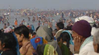Foule se baignant lors de la Kumbh Mela