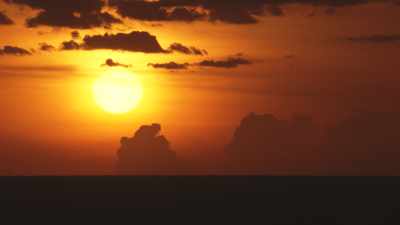 Ciel orange au coucher du soleil