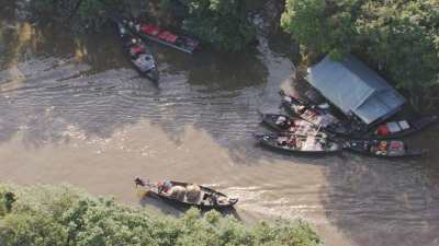 Village sur pilotis, sur les bords du lac Tonle Sap