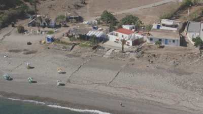 Côte rocheuse, plage Sidi Yahya Aarab et vol d'oiseaux, près d'Oued Laou