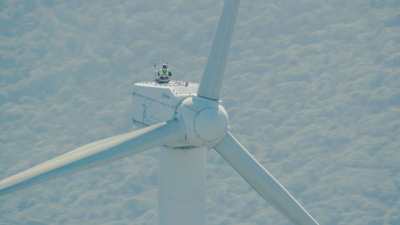 Éoliennes dans les montagnes près de Tétouan
