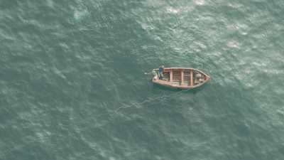 Petits bateaux de pêche à l'algue rouge