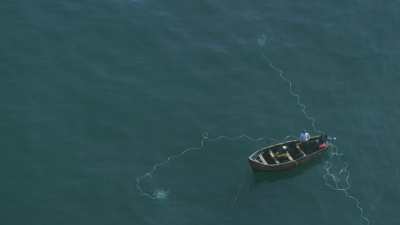 Petits bateaux de pêche à l'algue rouge