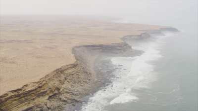Falaises sur l'Atlantique au sud du Maroc
