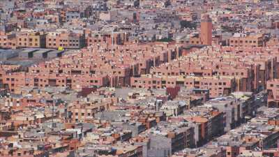 Toits couverts d'antennes paraboliques