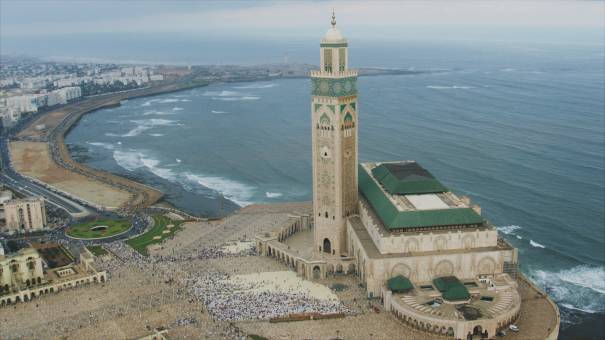 Prière de l'Aïd al-Adha devant la mosquée Hassan-II