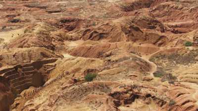 Mines de pierres précieuses à ciel ouvert