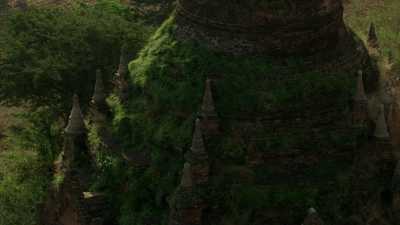 Gros plans sur les temples de Bagan