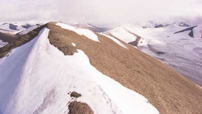 Svalbard, montagnes, océan et glacier