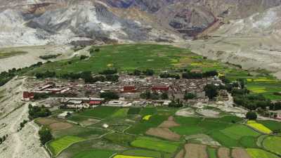 Lo-Mantang, ville fortifiée au coeur des montagnes