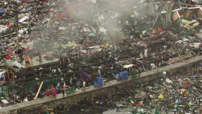Tacloban en ruines après le passage du  typhon Haiyan