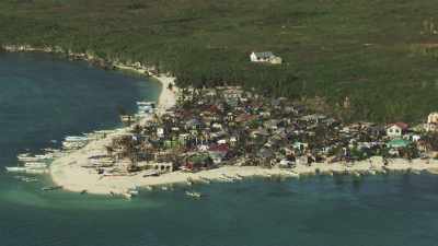 Villages sinistrés après le passage du  typhon Haiyan
