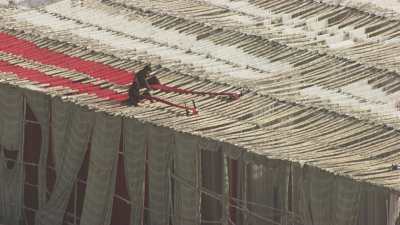 Teinture du tissu à Karachi
