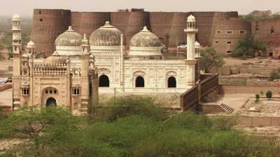 L'imposant Fort Derawar