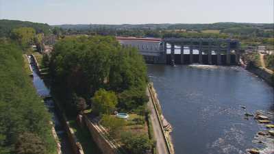 Barrage de Tuilières sur la Dordogne