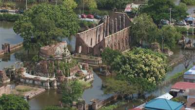 Dommages causés aux vestiges historiques inondés