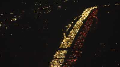Los Angeles et sa ceinture d'autoroutes la nuit