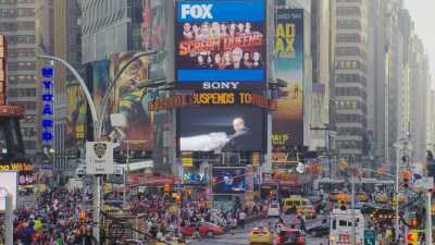 Images au sol de Times Square, des écrans publicitaires