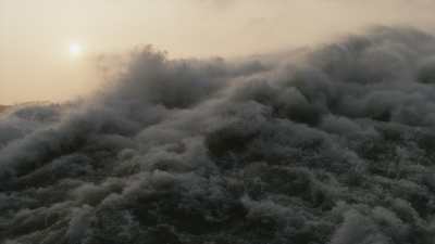 Spectaculaire lâcher des eaux du barrage de Xiaolangdi