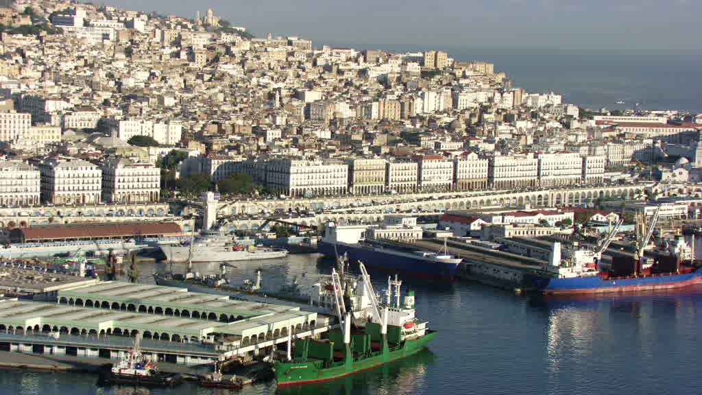 Alger en venant de la mer