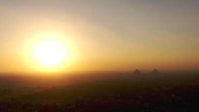 Pyramides de Gizeh au coucher du soleil