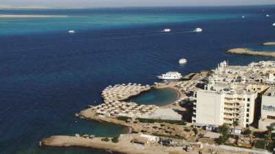 Hurghada - Le port, immeubles le long de la côte et large