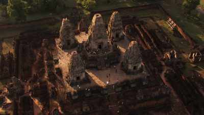 Ruines des temples d'Angkor dans la forêt