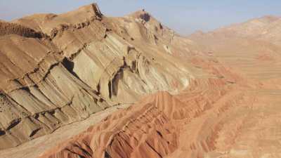 Canyon coloré entre les Gorges du Dades et la Vallée du M'goun