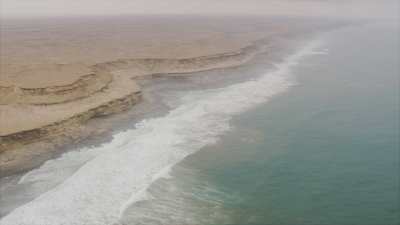 Falaises sur l'Atlantique au sud du Maroc