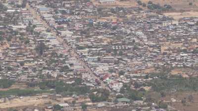Petite ville dans la campagne malgache
