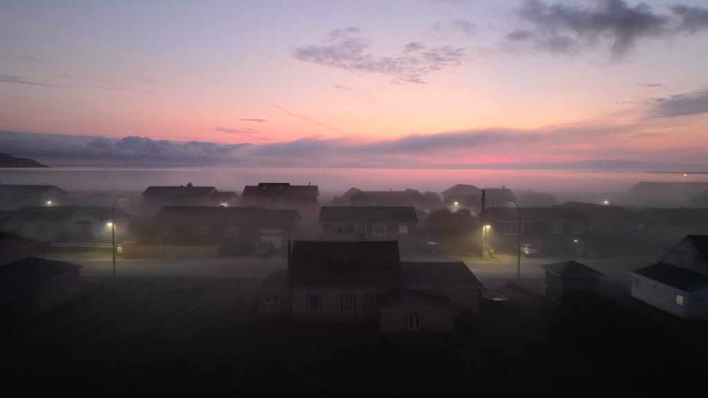 Petit matin rougeoyant sur Miquelon